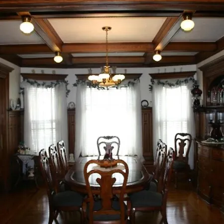 Tarry Here Mansion Bed & Breakfast-2